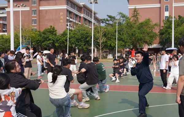 团结拼搏，燃动青春｜“大力水手”拔河比赛落下帷幕