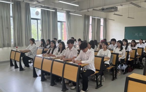 五四精神学习会暨“青春年少好读书”分享会